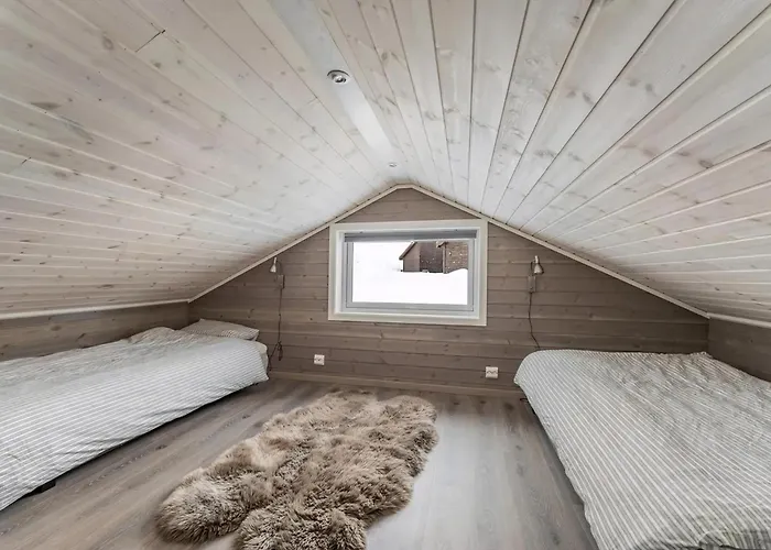 Modern Near Maldalsvatnet And Reinsnuten